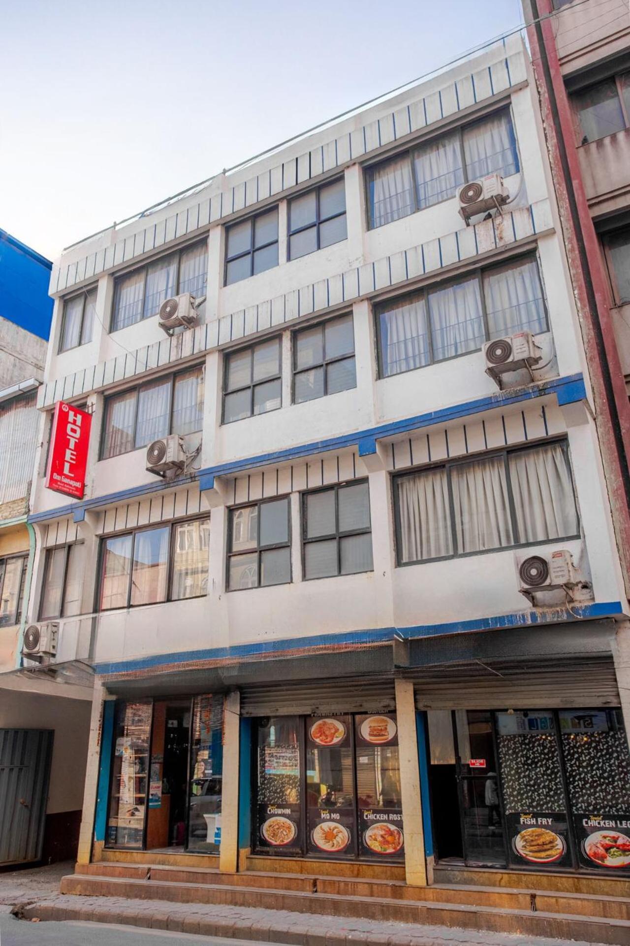Oyo 808 Hotel Om Ganapati Pvt Ltd Катманду Екстериор снимка