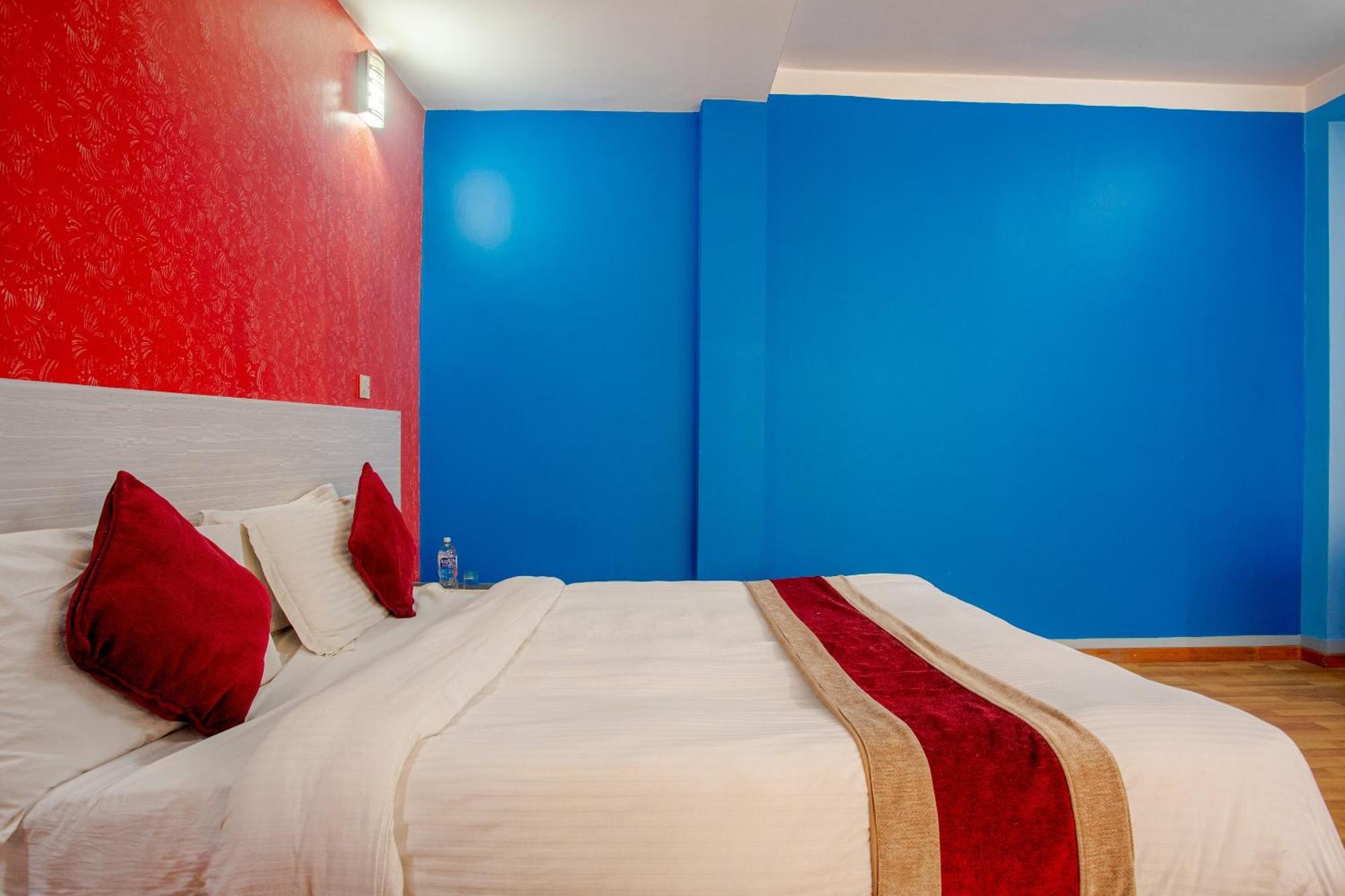 Oyo 808 Hotel Om Ganapati Pvt Ltd Катманду Екстериор снимка