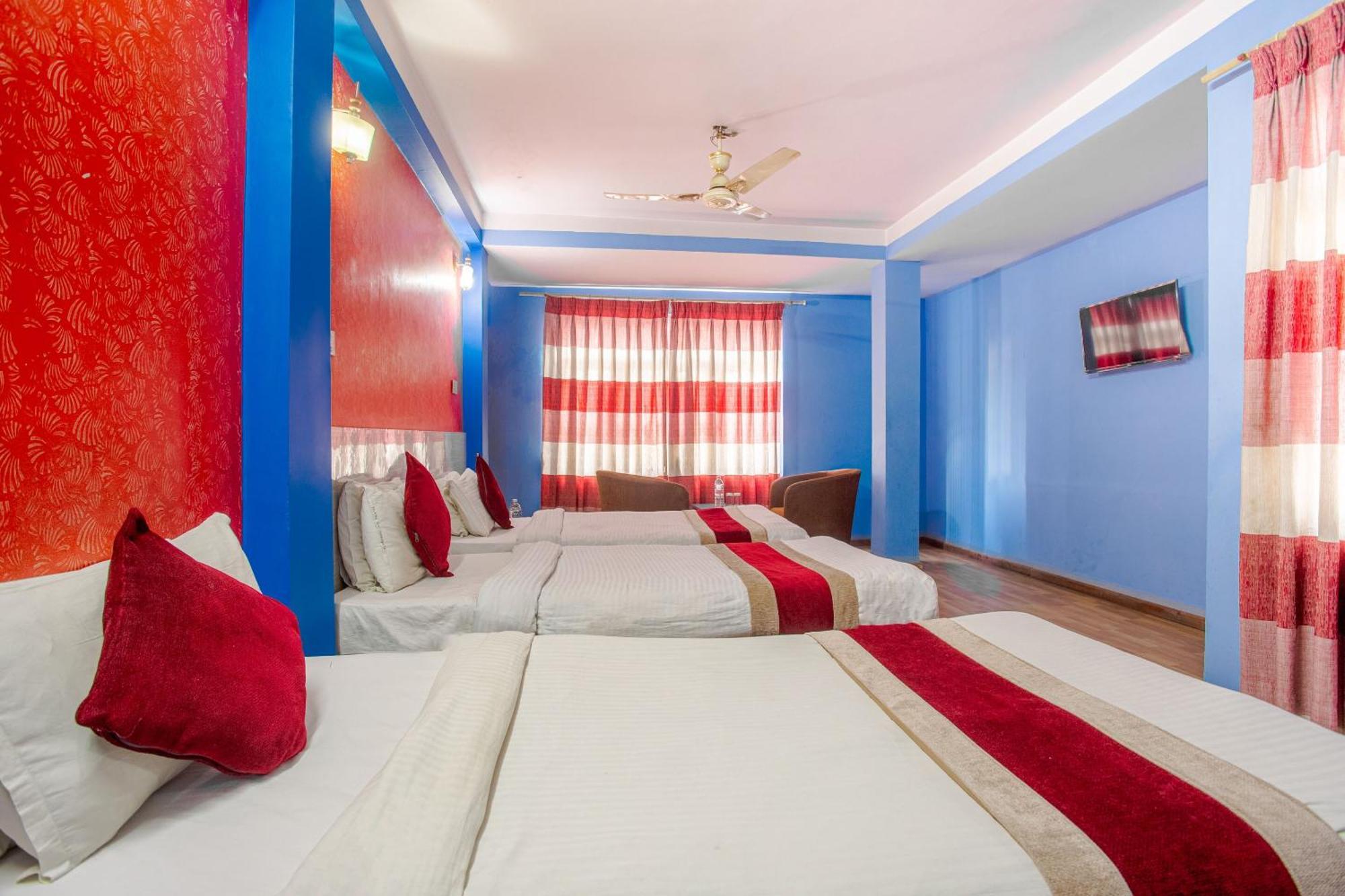 Oyo 808 Hotel Om Ganapati Pvt Ltd Катманду Екстериор снимка