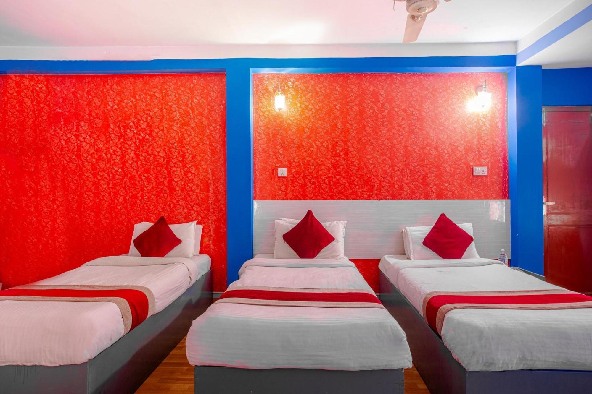 Oyo 808 Hotel Om Ganapati Pvt Ltd Катманду Екстериор снимка